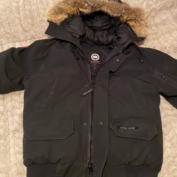 Authentic Men’s Canada Goose Parka - Picture 2 of 5